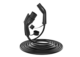 ¿El cable de carga es resistente al agua y apto para uso en exteriores?